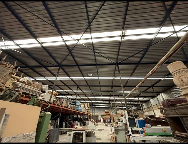1,100M² WAREHOUSE TO LET IN INDUSTRIA WEST